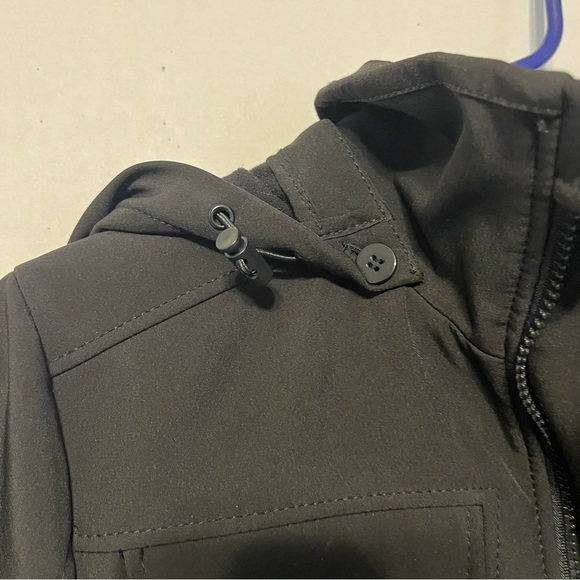 London Fog women’s small classic black water resistant coat with a fleece inside - Picture 4 of 12